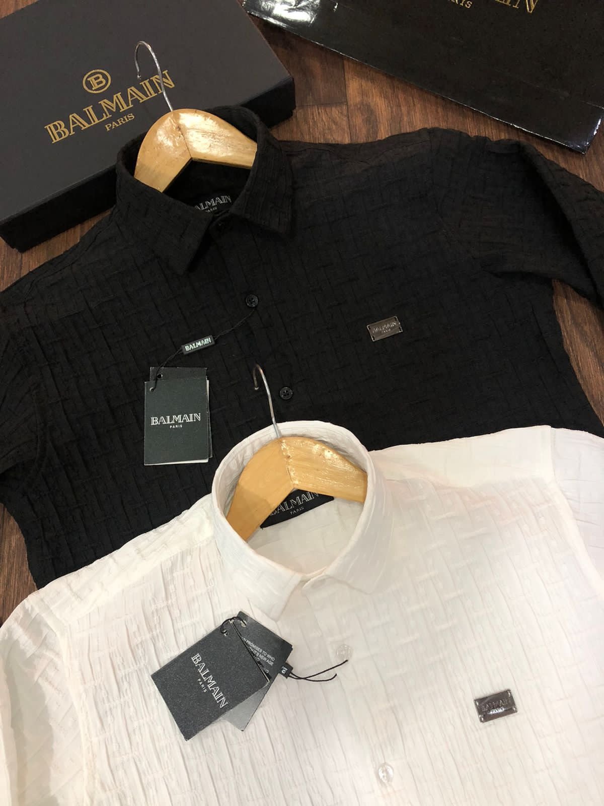 BALMAIN || Chemise de créateur en coton et lycra froissé pour homme