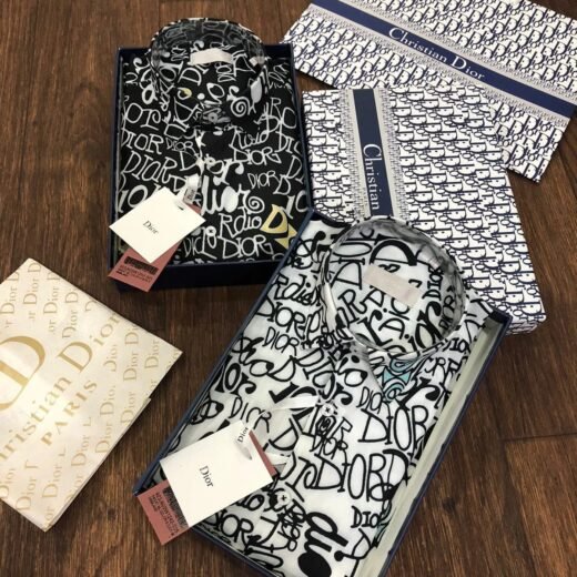 Dior Lancement de la chemise Dior Shawn Stussy à imprimé monogramme