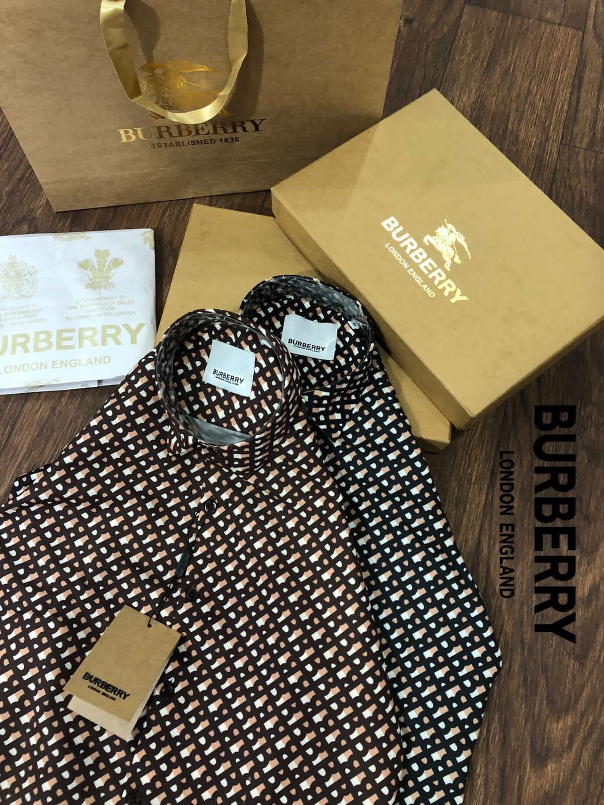 BURBERRY || Chemise en coton à imprimé logo TB