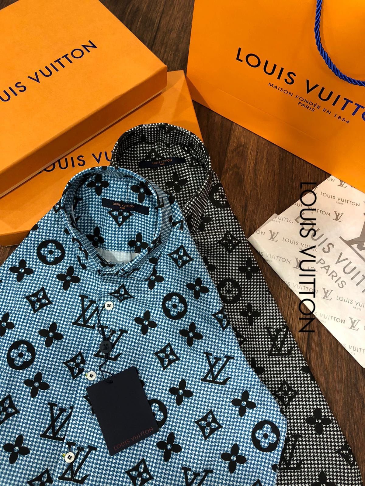 LOUIS VUITTON || Chemise à manches longues bandana Monogram LV pour homme