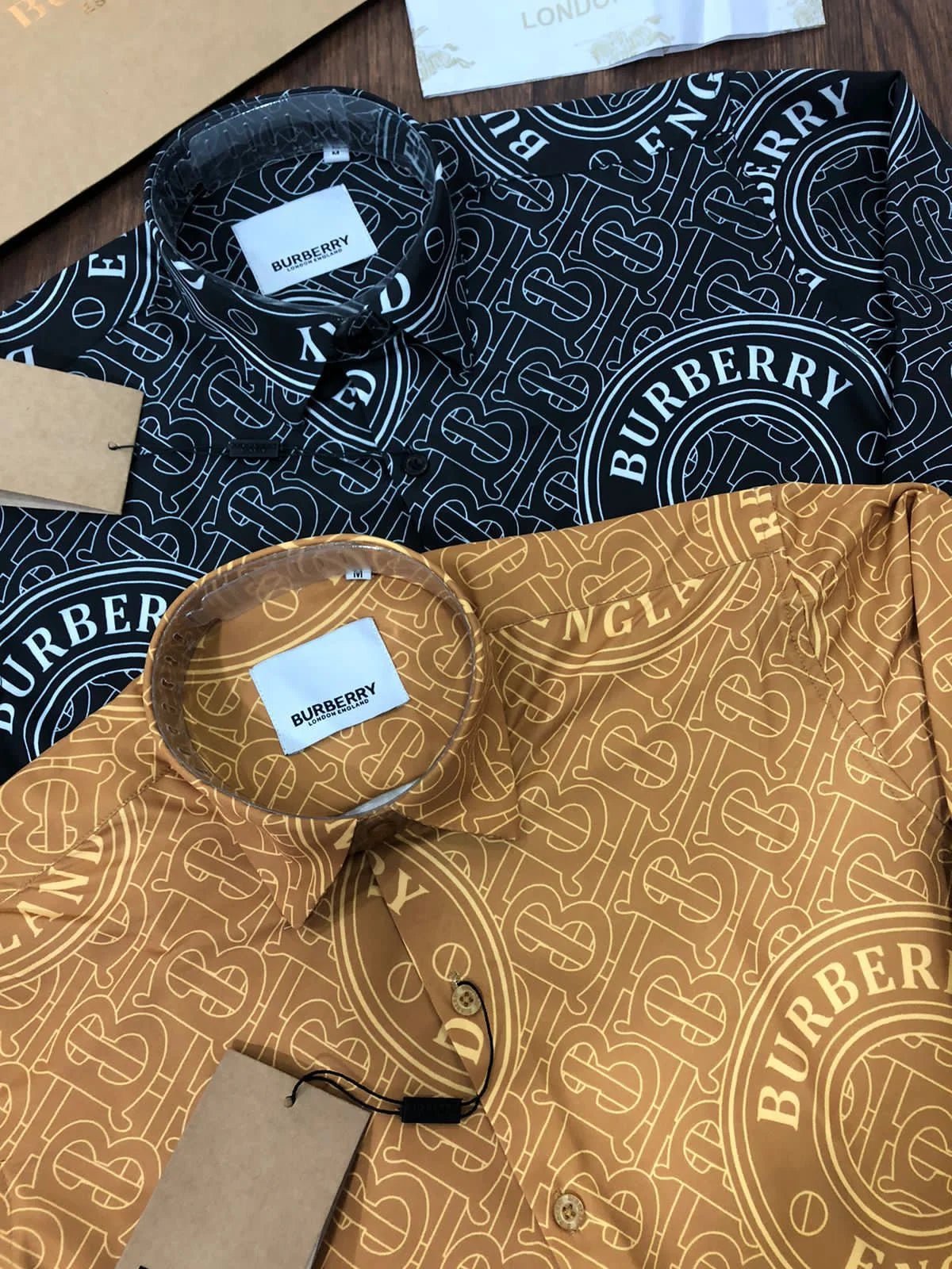 BURBERRY ||Chemise à logo imprimé sur toute la surface