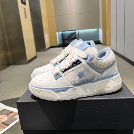 AMIRI Baskets MA-1 blanches et bleues