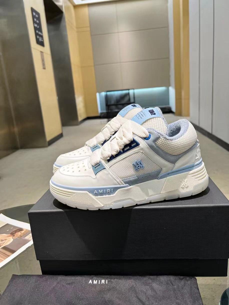 AMIRI || Baskets MA-1 blanches et bleues