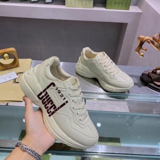 Gucci Baskets Baskets GG Rhyton Street Style avec logo