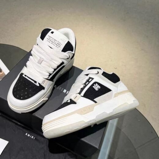 AMIRI Baskets noires et blanches
