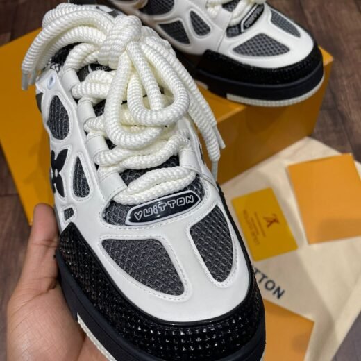 Louis Vuitton BASKETS UNISEXES MONOGRAMME EN CUIR UNISEXE, STYLE URBAIN