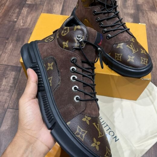 Louis Vuitton BASKETS MARRON MONOGRAMME RIVOLI