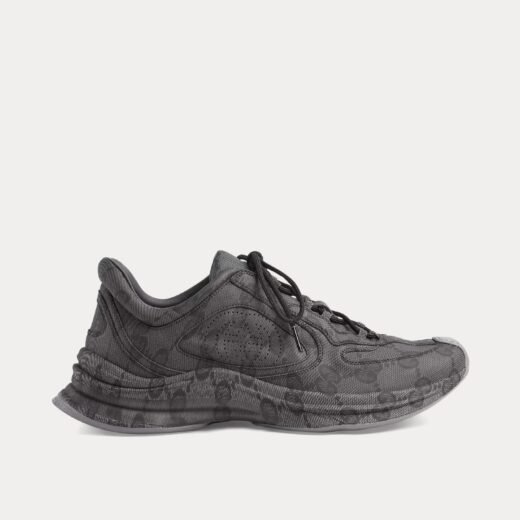 Gucci Baskets basses noires en cuir imprimé GG Run – 35