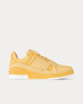 Baskets basses LV Trainer en cuir de veau grainé jaune pastel