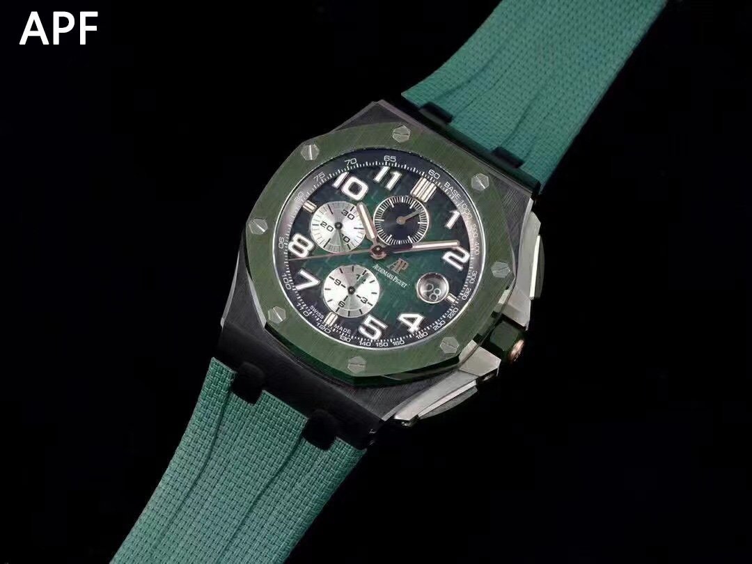Patek Philippe Montre de luxe verte chronographe – boîtier acier brossé et bracelet silicone haut de gamme