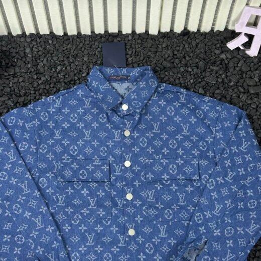 Louis Vuitton Chemise Monogram Denim Bleu – Style Iconique et Décontracté