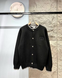 Cardigan Dior en maille fine à boutons – logo CD brodé