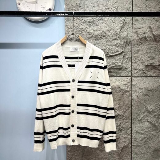 Maison Margiela Cardigan rayé – design chic et moderne