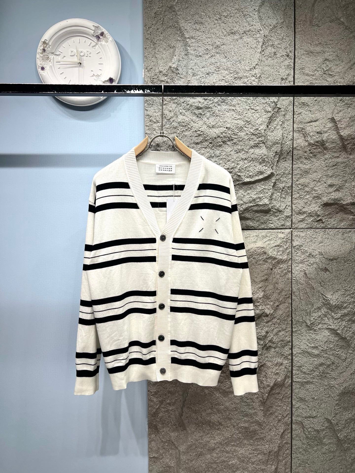 Maison Margiela Cardigan rayé – design chic et moderne