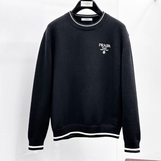 Prada Pull Noir Col Rond Logo Brodé Milano