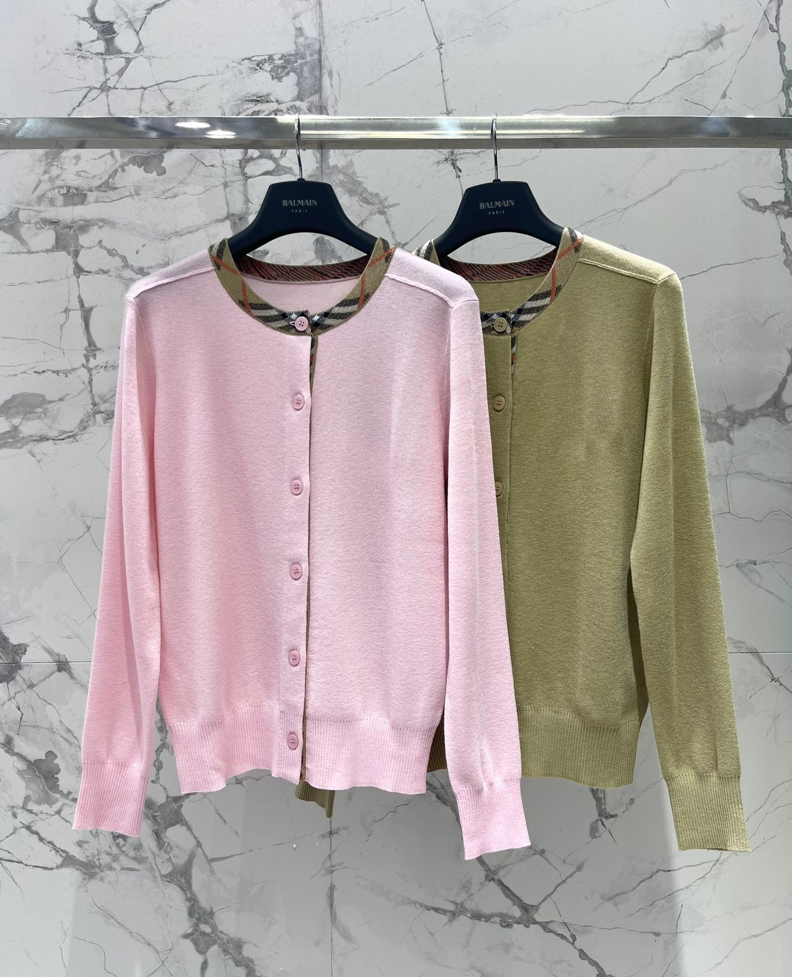 Burberry Cardigan col à motif check – Élégance britannique intemporelle