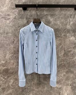 Chemise Prada à rayures bleues – Élégance intemporelle