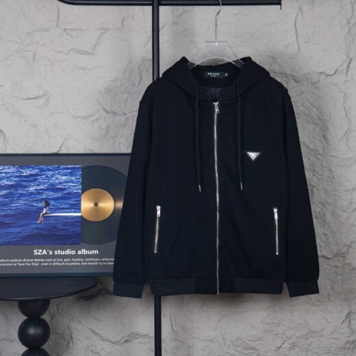 Prada Gilet à capuche zippé noir logo triangulaire