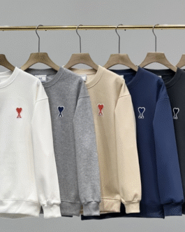 Sweat Ami de Cœur brodé – Coton premium logo cœur rouge ou bleu