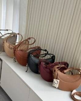 Polène Tonca – Sac en Cuir Grainé Demi-Lune