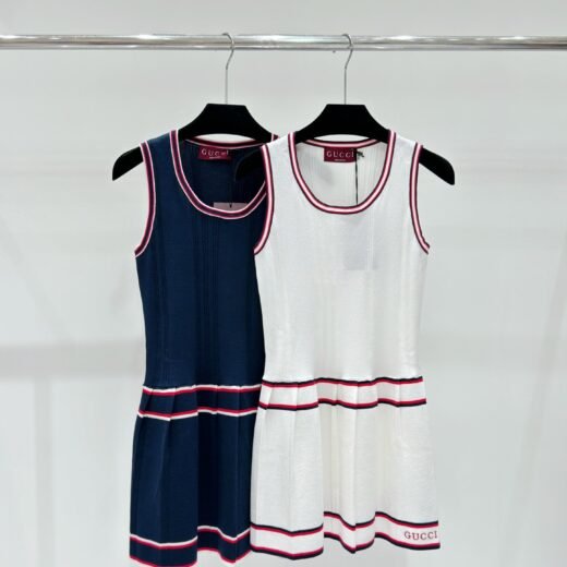 Gucci Robe sans manches en maille – Bleu marine ou blanc