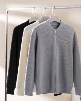 Cardigan zippé en laine Moncler, élégance et confort durable