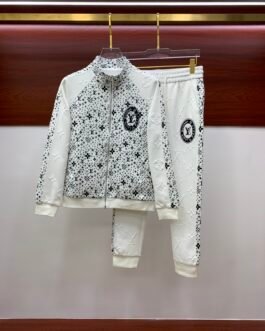 Survêtement Louis Vuitton Monogram Élégance et Confort Premium