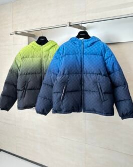 Doudoune Gucci Élégante en Tissu Résistant, Chaleur et Style Luxe