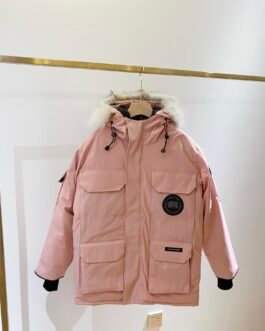 Veste Canada Goosse, une pièce incontournable alliant style, confort et performance