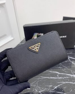 Portefeuille Prada en cuir luxe, organisation élégante et durable