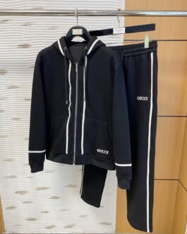 Ensemble de Survêtement Gucci, conçu pour allier style sophistiqué et praticité