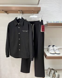 Ensemble chemise et pantalon Gucci homme noir / bleu marine élégant et durable