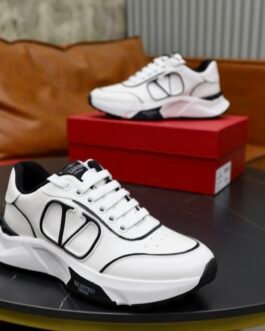 Chaussure Valentino Garavani en cuir, une alliance parfaite entre sophistication et confort