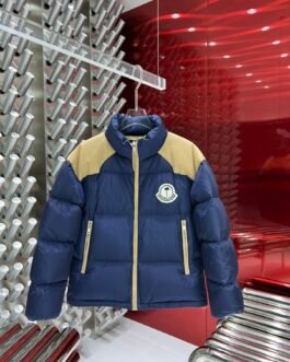 Doudoune Moncler bleu marine & beige – logo brodé