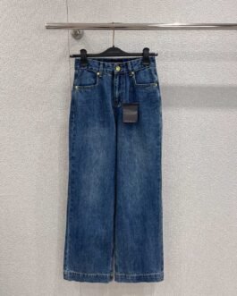 Jean Louis Vuitton en denim coupe droite