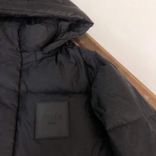 Fendi Doudoune à capuche avec logo NOIR