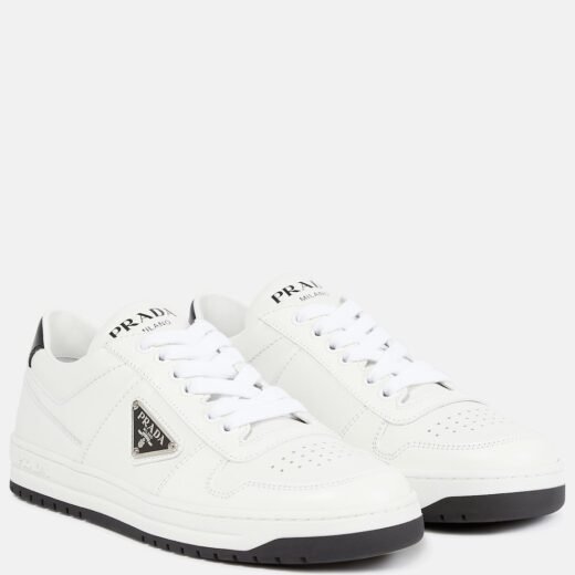Prada Baskets en cuir à logo