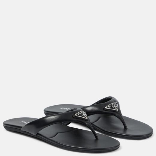 Gucci Tongs en cuir matelassé à logo
