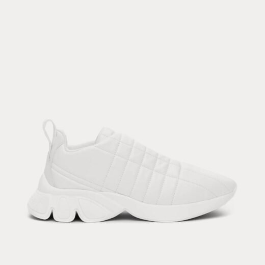 Burberry Baskets basses classiques blanches en cuir matelassé – Blanc / 35