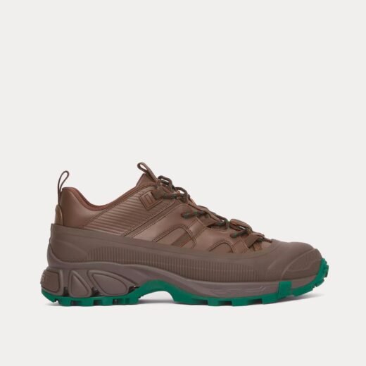 Burberry Baskets basses Arthur en cuir moka foncé/vert – Brun / 35
