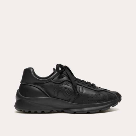 Chanel Baskets basses en cuir noir – 35