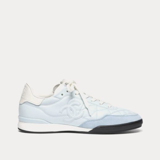 Chanel Baskets basses en cuir de veau brillant bleu – 35