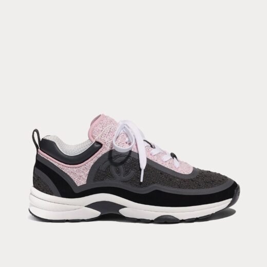 Chanel Baskets basses en tweed et cuir de veau suédé gris et rose – 35