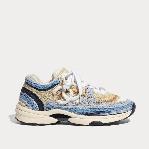 Chanel Baskets basses en raphia tressé bleu et beige – 35