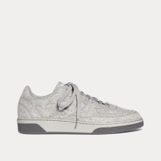 Chanel Baskets basses en laine et fibres mélangées gris clair – 35