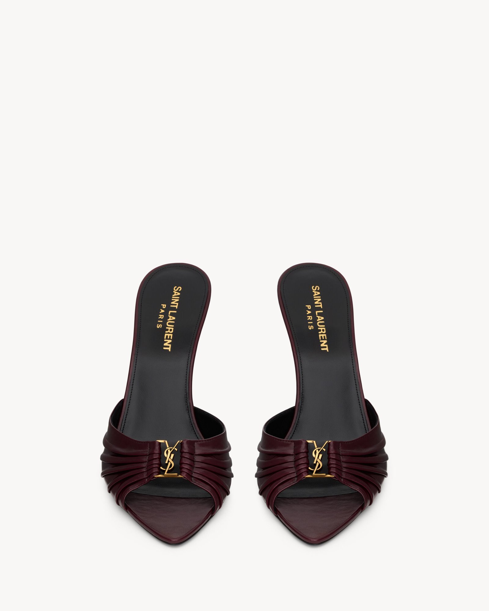 Saint Laurent Mules Cassandra – Cuir bordeaux et logo doré YSL