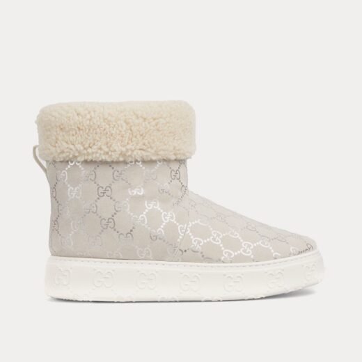 Gucci Bottes en daim GG avec bordure en laine mérinos argentées/grises – 35