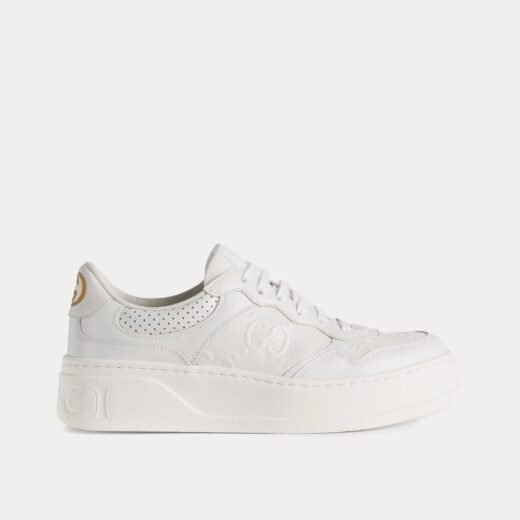 Gucci Baskets basses blanches à plateforme GG en cuir embossé GG – 35