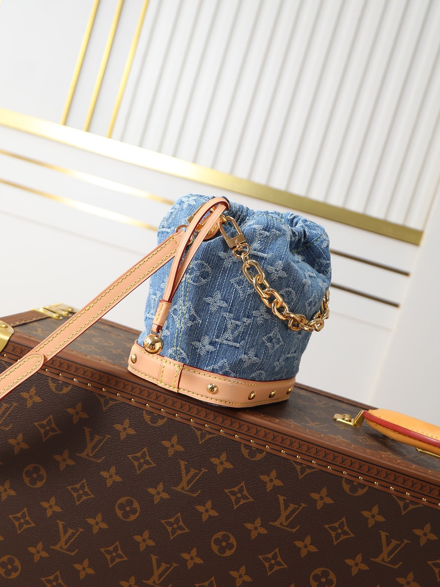 Louis Vuitton Nano Noé en denim monogrammé bleu – Image 3