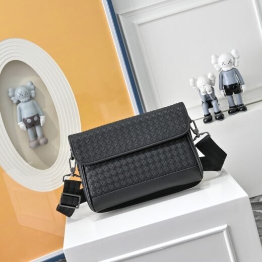 Bottega Veneta messenger – Noir